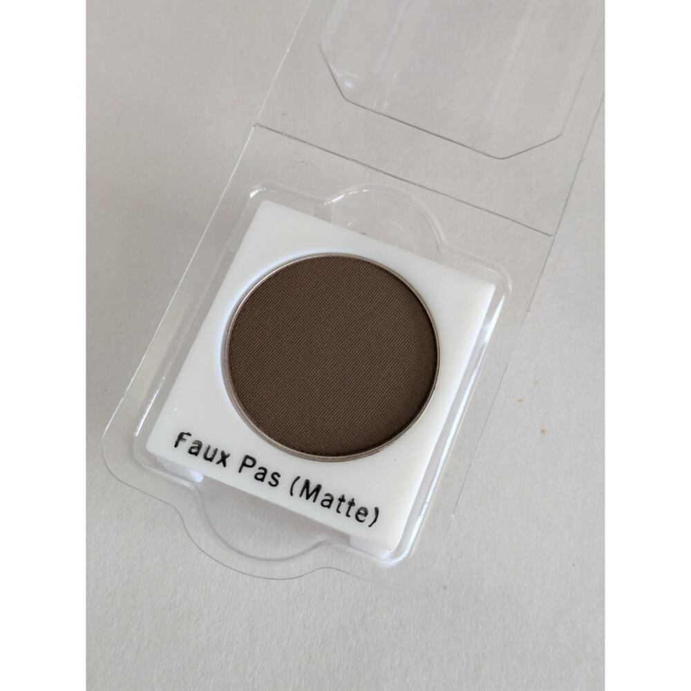 Lancome Faux Pas Matte Eyeshadow - Neutral Brown